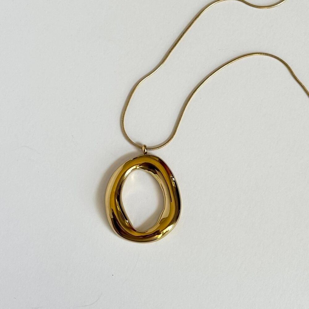 Gold Irregular Circle Necklace